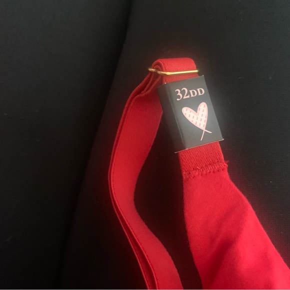 Victoria Secret Incredible Unlined Plunge Bra - Picture 14 of 15